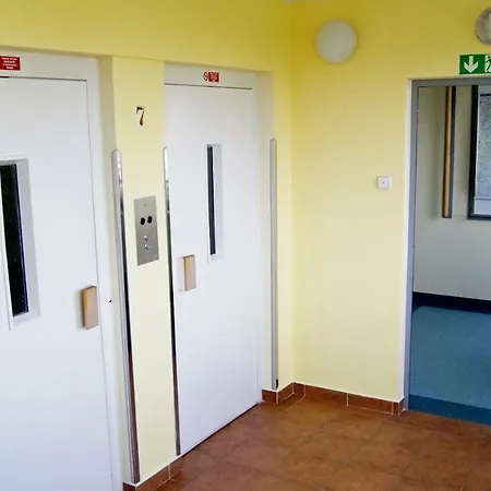 Km House Cerny Most Prag