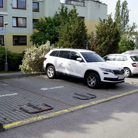Vandrarhem Km House Cerny Most Prag