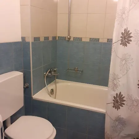 Km House Cerny Most *