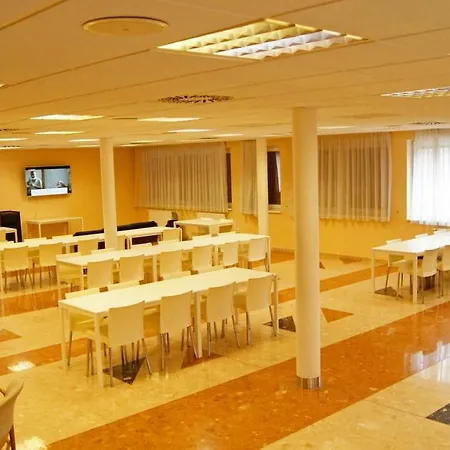 Hostel Km House Cerny Most