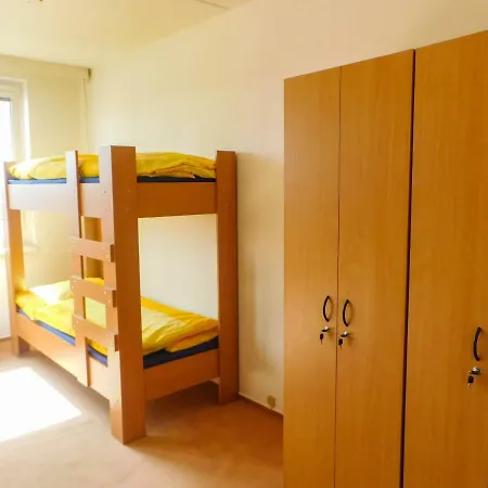 Hostel Km House Cerny Most *